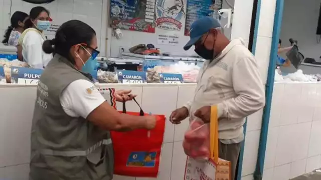 Los negocios sancionados se encuentran: uno en Chetumal, dos en Lázaro Cárdenas y uno en Cancún