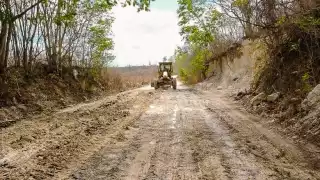 Inicia reconstrucción de carreteras en el noreste de Campeche
