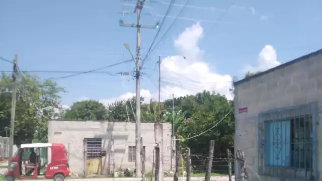 Cables viejos dejan sin luz a colonia Emiliano Zapata; piden más transformadores