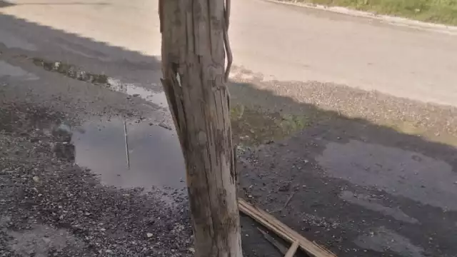 Chocan camioneta del sacerdote y poste de Telmex en Sabancuy