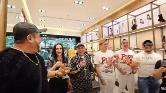 Uno de los integrantes de la familia se compró un reloj de más de 300 mil pesos