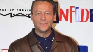 Alfredo Adame es sorprendido besando a ex participante de Enamorándonos