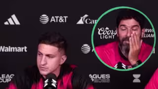 “No, soy de carne y hueso”: Loco Abreu mete la pata y confunde a reportera con inteligencia artificial