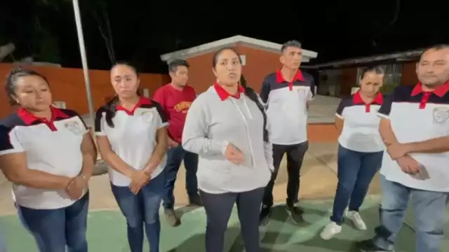 Los maestros expresaron su descontento con la directora del plantel.