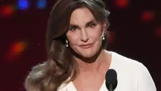 En un comunicado publicado en sus redes sociales, Jenner, dijo que ya presentó la documentación inicial para postularse como gobernadora del estado