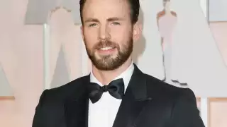 Los fans de Chris Evans se volvieron locos al verlo tocar el piano
