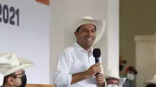 Mauricio Vila encabezó la premiación y recorrido por la XV Exposición Nacional Brangus Rojo