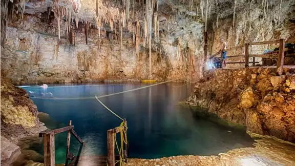 El Cenote Palomitas es un ojo de agua con 50 metros de diámetro El Cenote Palomitas es un ojo de agua con 50 metros de diámetro