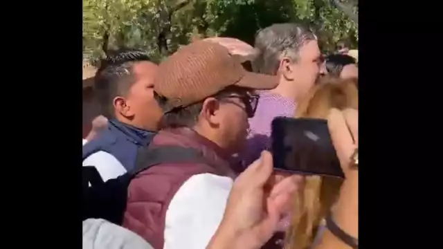 El canciller mexicano Marcelo Ebrard fue golpeado en el rostro