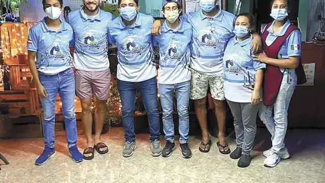 Henry Martin visita restaurante en puerto de Sisal