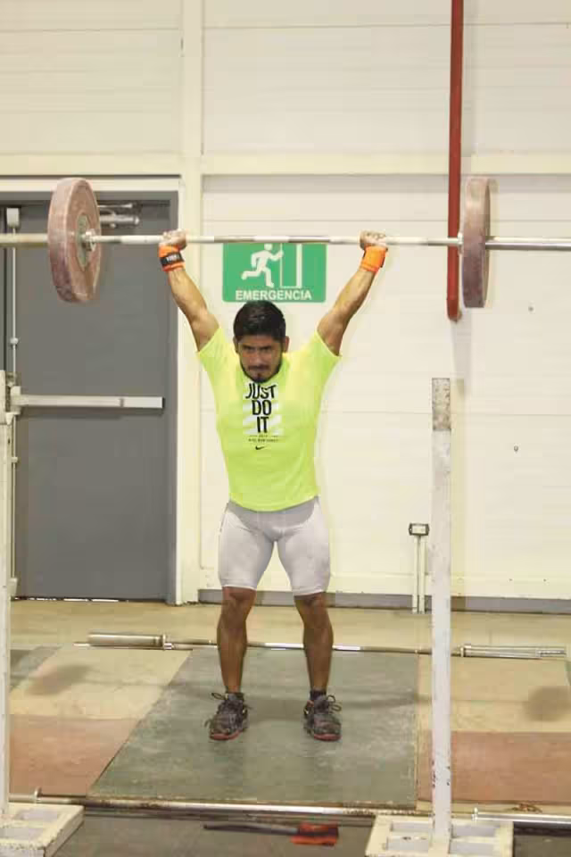 El pesista Lino Montes es uno de los deportistas que se
preparan en este complejo. Foto: Marco Sánchez Solís.