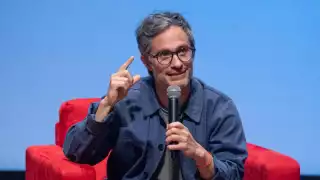 Gael García Bernal  ofrece conferencia en Mérida  sobre su trayectoria como productor y promotor del cine 