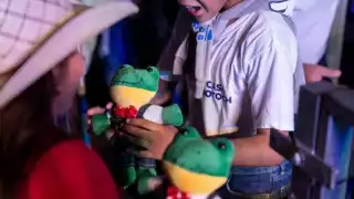 Niñas y niños de Casa Otoch disfrutaron de una noche mágica en el concierto de Lara Campos en la Feria Yucatán Xmatkuil