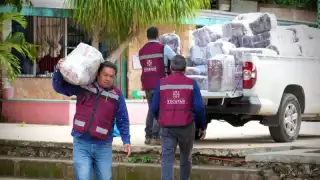Llega “Bienestar en tu Escuela” a 17 municipios de Yucatán para la entrega de 10 mil chamarras