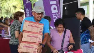 Canastas alimentarias y apoyo económico fortalecieron a familias yucatecas en 2025