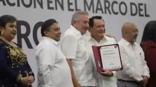 Maestros, el cambio profundo de Yucatán; Joaquín Díaz Mena destaca la trayectoria de los docentes  