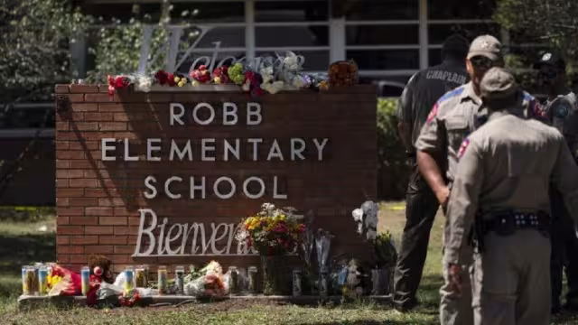La madre del tirador de la primaria en Uvalde, Texas, dijo que su hijo no era un monstruo