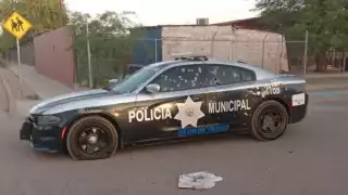 Así quedó la patrulla en la que los dos policías fueron asesindos. Foto: Twitter