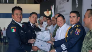 Joaquín Díaz Mena reconoce la labor de la Fuerza Aérea Mexicana en el marco de su CXI aniversario