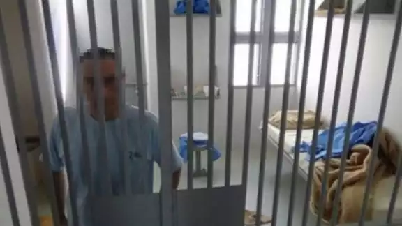 El hombre está acusado por el delito de violencia familiar El hombre está acusado por el delito de violencia familiar