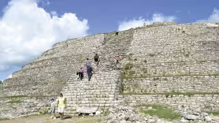 No es Chichén Itzá: Esta es la pirámide más alta de Yucatán a la que aún se puede subir