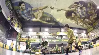 Maradona fue objeto de fascinación, análisis e interpretación de literatos, artistas visuales y músicos.