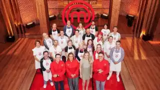 El programa gastronómico MasterChef Celebrity México 2021 llegará a la televisión mexicana este viernes a pesar de los retrasos que ha sufrido debido a la pandemia de COVID-19