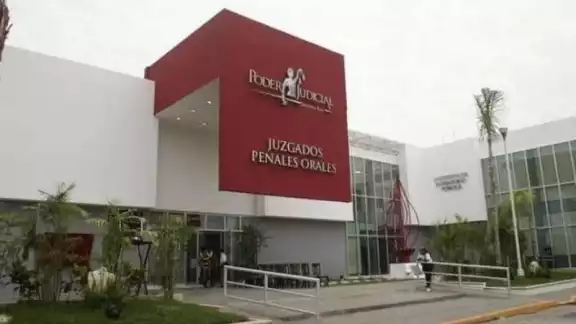 El Juez determinó vincularlo a proceso por dos delitos de estupro y uno de violación en Chetumal El Juez determinó vincularlo a proceso por dos delitos de estupro y uno de violación en Chetumal