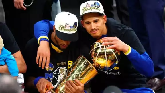 El ex jugador de Fuerza Regia conquistó el trofeo Larry O’Brien junto a Stephen Curry, Klay Thompson, Draymond Green y sus compañeros de los Warriors