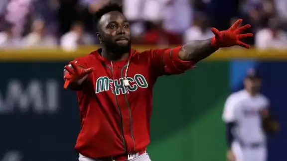 El bateador Randy Arozarena, rompe el récord de más carreras hechas por un mexicano El bateador Randy Arozarena, rompe el récord de más carreras hechas por un mexicano