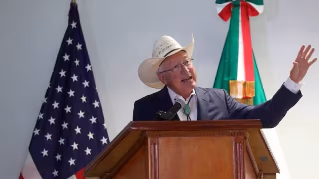 Ken Salazar y AMLO sostuvieron una reunión este día en Palacio Nacional