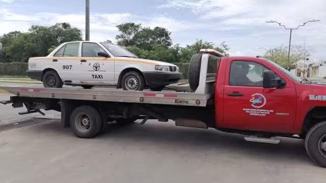 El taxi con el número económico 907 fuer asegurado por la Policía Quintana Roo en Chetumal