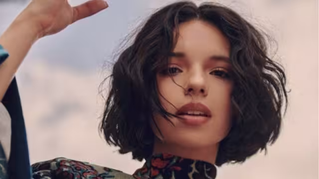 Ángela Aguilar deslumbró a sus seguidores con un cambio de look.