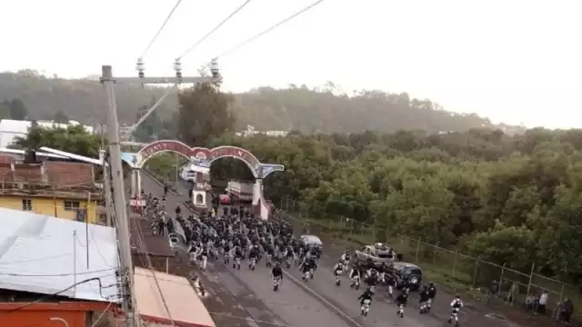 Delincuentes se apoderaron de 14 vehículos para generar bloqueos y algunas de las unidades fueron quemadas