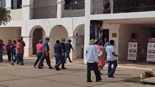 El Alcalde de José María Morelos, Erick Borges, indicó que al quinto exhorto, los burócratas no vuelven, el Cabildo procederá conforme a la ley