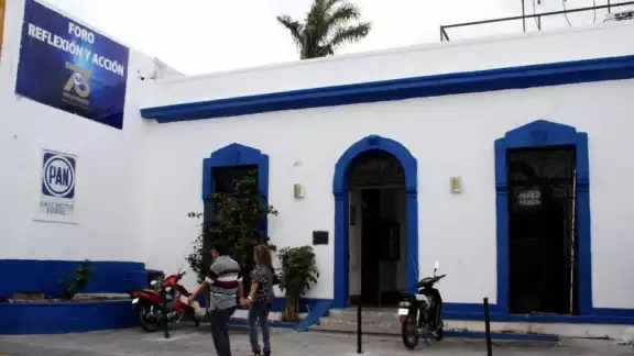 Asís Cano declaró que a pesar de que a nivel nacional se estén planteando coaliciones con el tricolor, en Yucatán no será así Asís Cano declaró que a pesar de que a nivel nacional se estén planteando coaliciones con el tricolor, en Yucatán no será así