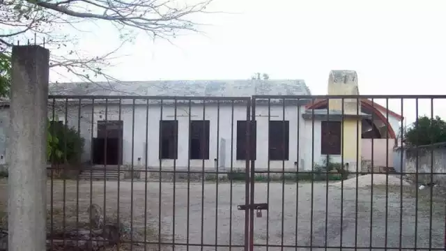 En el edificio se registraron tres asesinatos, hoy en día los testigos aseguran que existen manifestaciones paranormales.