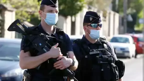 Hallan a dos bebés muertos dentro de un congelador en Francia Hallan a dos bebés muertos dentro de un congelador en Francia