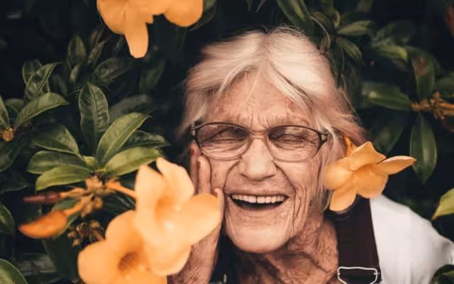 Reír fortalece el sistema inmunológico, calma la tensión y relaja los músculos