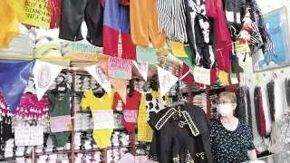 A pesar de la contingencia, comerciantes mantienen propuestas para esta fiesta. Foto: Víctor Gijón