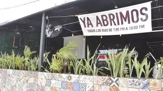 La industria restaurantera genera cerca de 75,000 empleos directos, de los cuales varios miles se han perdido. Foto: Víctor Gijón