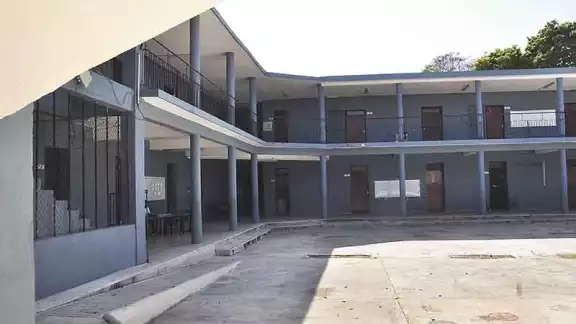 Maestros de Tiempo Completo siguen a a espera de pagos en Yucatán