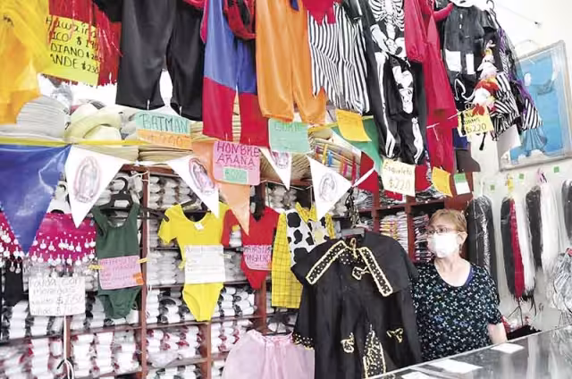 A pesar de la contingencia, comerciantes mantienen propuestas para esta fiesta. Foto: Víctor Gijón
