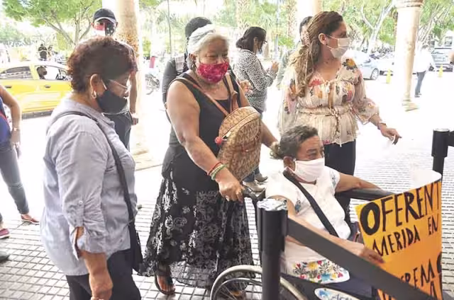 Oferentes señalan falta de apoyo para reapertura de puestos.