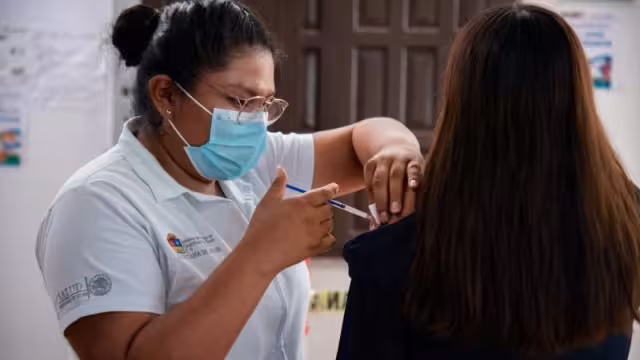 El personal médico será quine reciba la vacuna primero