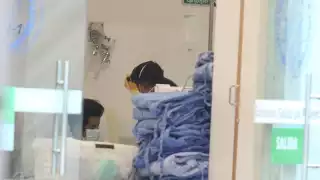 El gobierno gastó 55 % más del presupuesto, pero no hubo más insumos para hospitales