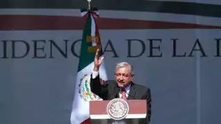 El mandatario regresa al Zócalo tras casi dos años de no hacer eventos con público en ese lugar por la pandemia
