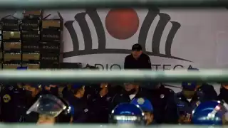 Durante el arresto se les aseguró 22 boletos aparentemente falsificados