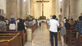 Fieles regresan a Iglesias durante fin de semana en Mérida