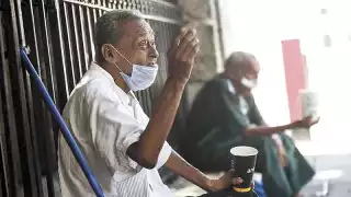 Implementan sus propias medidas para seguir en las calles